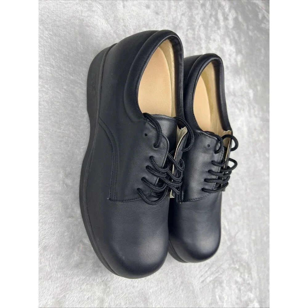 APEX  Ambulator Shoes B2000M Lace Up Genuine Leather women's size 8.5 Medium